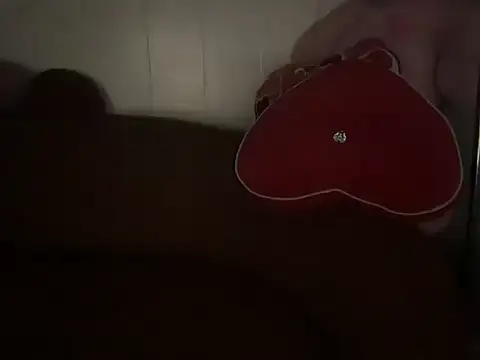 Snapshot of Blueskiiis3 chatting on 10-13-25, 08:14 Blueskiiis3 online show from 10-13-25, 08:14