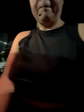 Snapshot of Blueskiiis3 chatting on 10-18-25, 07:09 Blueskiiis3 online show from 10-18-25, 07:09