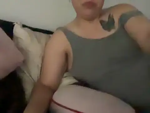 Snapshot of Blueskiiis3 chatting on 12-03-25, 03:21 Blueskiiis3 online show from 12-03-25, 03:21