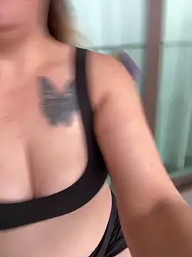 Snapshot of Blueskiiis3 chatting on 12-21-25, 03:19 Blueskiiis3 online show from 12-21-25, 03:19