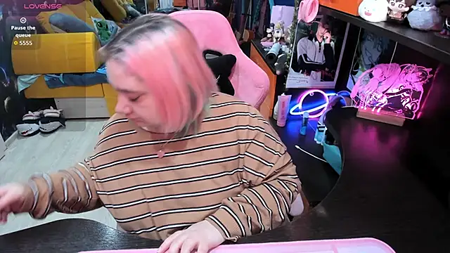 Softie Sofy online show from 02-27-26, 03:06