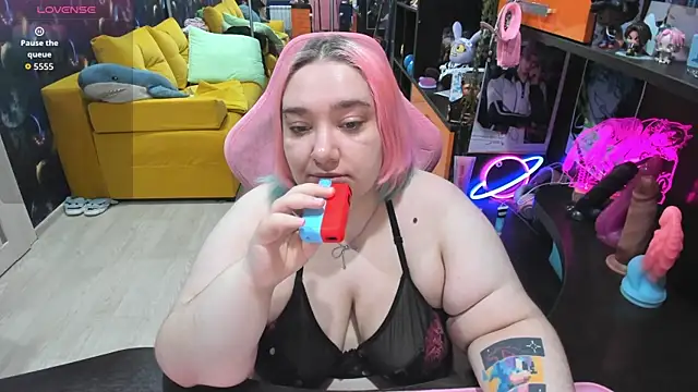 Softie Sofy online show from 05-13-26, 03:48