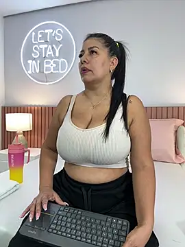 Snapshot of natural_bigboobs chatting on 02-12-25, 07:35 natural bigboobs online show from 02-12-25, 07:35