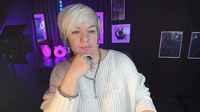 CarmenSoft online show from 11-04-25, 08:19