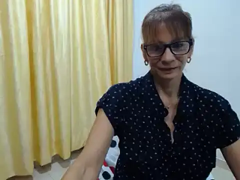 Snapshot of mommysexy16 chatting on 03-16-25, 11:57 mommysexy16 online show from 03-16-25, 11:57