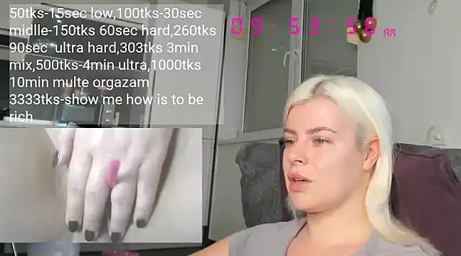 Snapshot of queenofthenighttt chatting on 12-29-24, 08:55 queenofthenighttt online show from 12-29-24, 08:55