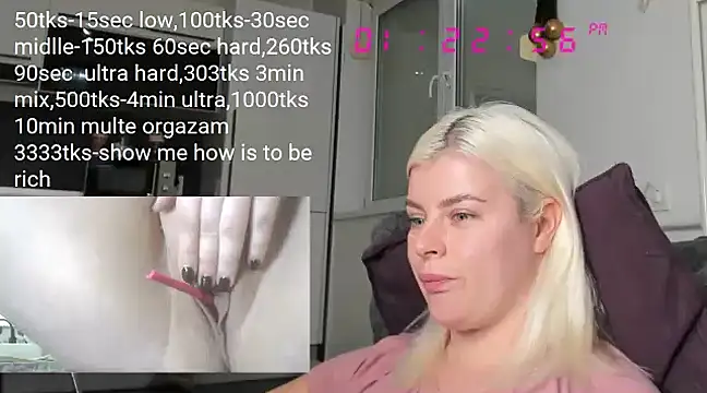 Snapshot of queenofthenighttt chatting on 01-02-25, 12:24 queenofthenighttt online show from 01-02-25, 12:24