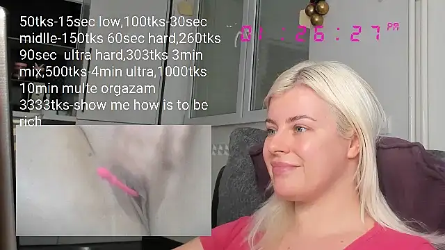 Snapshot of queenofthenighttt chatting on 02-08-25, 12:28 queenofthenighttt online show from 02-08-25, 12:28