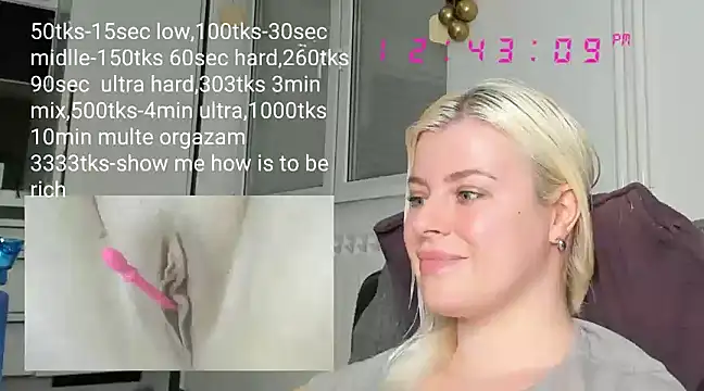 Snapshot of queenofthenighttt chatting on 02-18-25, 11:44 queenofthenighttt online show from 02-18-25, 11:44