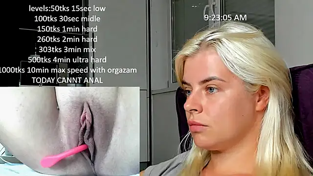 Snapshot of queenofthenighttt chatting on 09-19-25, 07:21 queenofthenighttt online show from 09-19-25, 07:21