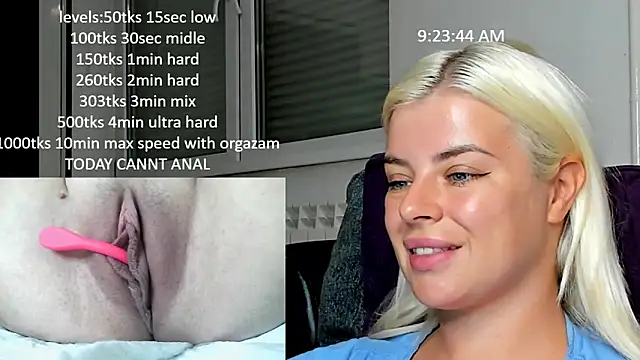 Snapshot of queenofthenighttt chatting on 09-23-25, 07:22 queenofthenighttt online show from 09-23-25, 07:22