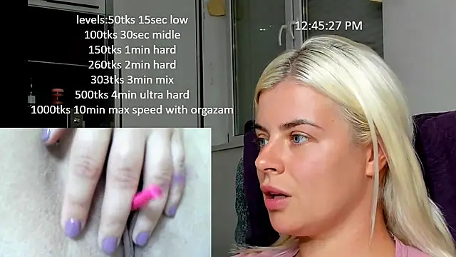 Snapshot of queenofthenighttt chatting on 10-02-25, 10:44 queenofthenighttt online show from 10-02-25, 10:44