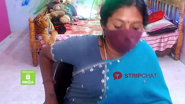 Snapshot of Novapol chatting on 12-05-24, 05:17 Novapol online show from 12-05-24, 05:17