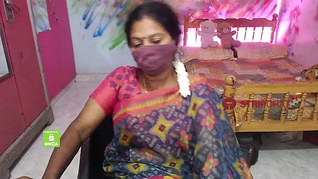 Snapshot of Novapol chatting on 10-07-25, 05:54 Novapol online show from 10-07-25, 05:54