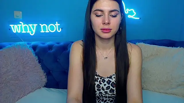 Snapshot of ViollinaLove chatting on 01-18-25, 11:54 ViollinaLove online show from 01-18-25, 11:54