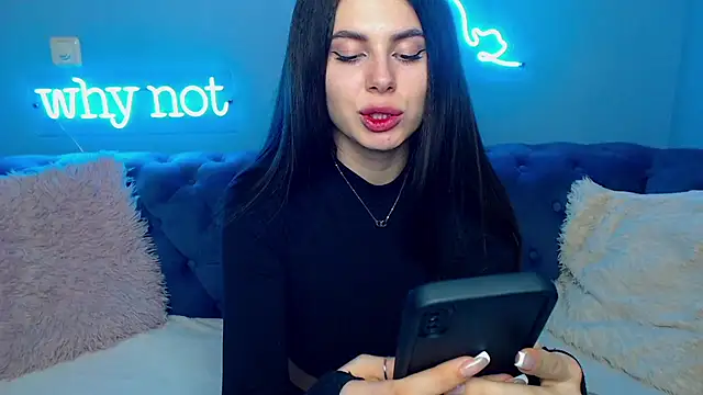 Snapshot of ViollinaLove chatting on 01-25-25, 02:03 ViollinaLove online show from 01-25-25, 02:03