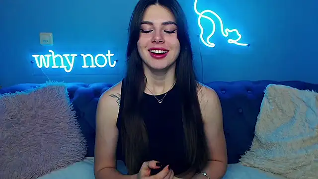 Snapshot of ViollinaLove chatting on 02-14-25, 05:51 ViollinaLove online show from 02-14-25, 05:51