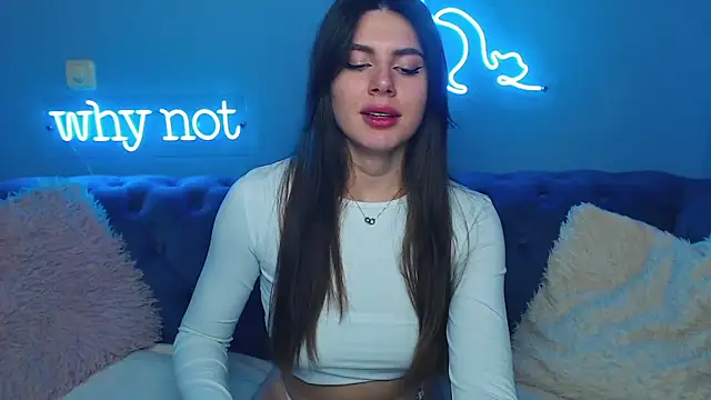 Snapshot of ViollinaLove chatting on 02-15-25, 08:44 ViollinaLove online show from 02-15-25, 08:44