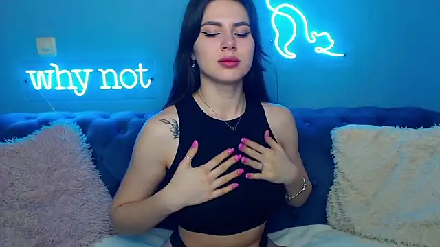 Snapshot of ViollinaLove chatting on 03-21-25, 05:43 ViollinaLove online show from 03-21-25, 05:43
