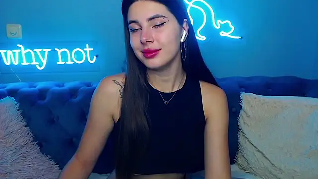 Snapshot of ViollinaLove chatting on 09-28-25, 04:40 ViollinaLove online show from 09-28-25, 04:40