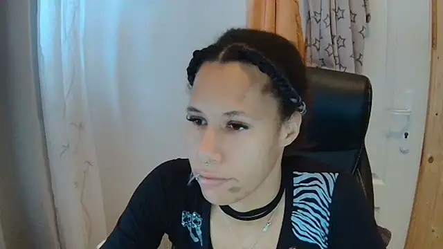 AaliyahHarris online show from 11-06-25, 12:39