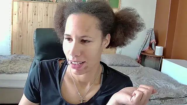 Snapshot of AaliyahHarris chatting on 05-27-26, 08:22 AaliyahHarris online show from 05-27-26, 08:22