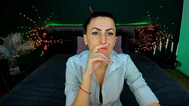 Rebecca Diamond online show from 02-12-26, 05:46