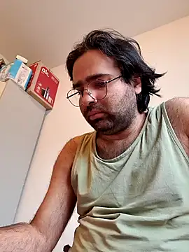 Snapshot of Azad64 chatting on 01-08-25, 12:58 Azad64 online show from 01-08-25, 12:58