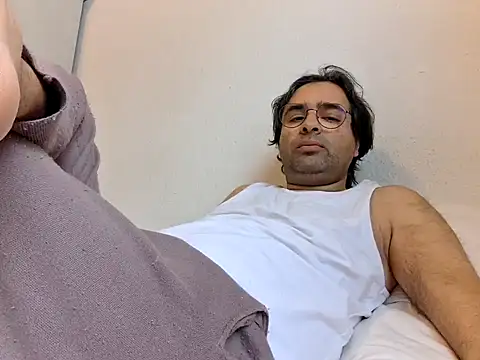 Snapshot of Azad64 chatting on 01-10-25, 12:36 Azad64 online show from 01-10-25, 12:36