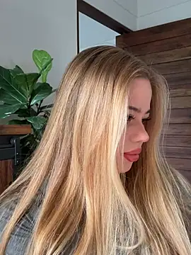 curchez  online show from 04-08-26, 08:20