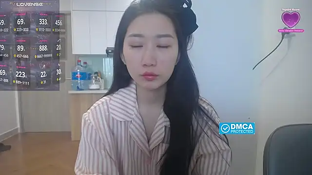 Asiagirll online show from 12-18-25, 01:11