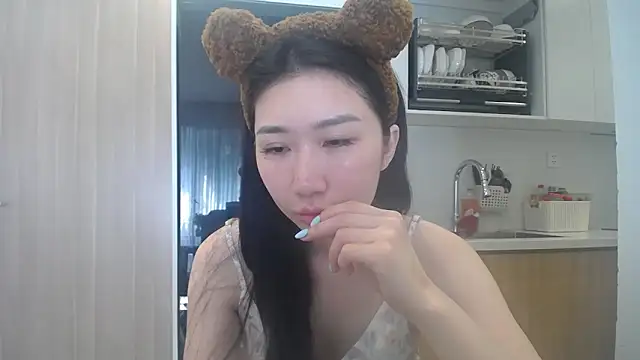 Snapshot of Asiagirll chatting on 05-01-26, 01:43 Asiagirll online show from 05-01-26, 01:43