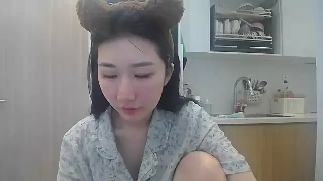 Snapshot of Asiagirll chatting on 05-02-26, 02:27 Asiagirll online show from 05-02-26, 02:27