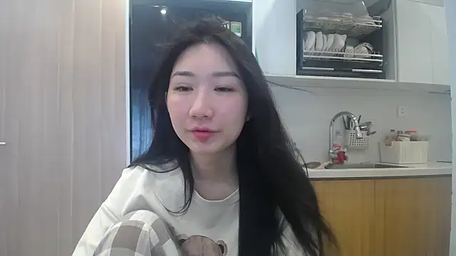 Snapshot of Asiagirll chatting on 05-08-26, 01:44 Asiagirll online show from 05-08-26, 01:44
