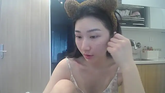 Snapshot of Asiagirll chatting on 05-19-26, 01:56 Asiagirll online show from 05-19-26, 01:56