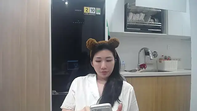 Snapshot of Asiagirll chatting on 05-20-26, 12:00 Asiagirll online show from 05-20-26, 12:00