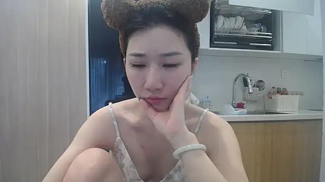 Snapshot of Asiagirll chatting on 05-22-26, 01:35 Asiagirll online show from 05-22-26, 01:35