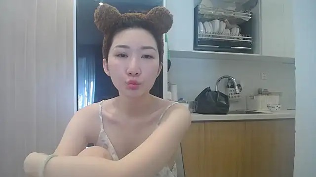 Snapshot of Asiagirll chatting on 06-01-26, 01:51 Asiagirll online show from 06-01-26, 01:51