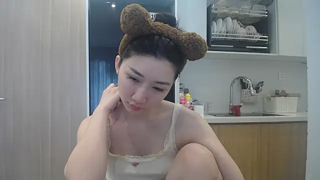 Snapshot of Asiagirll chatting on 06-05-26, 01:23 Asiagirll online show from 06-05-26, 01:23