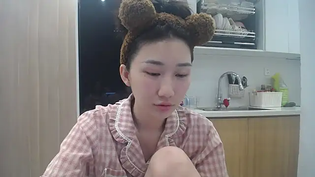 Snapshot of Asiagirll chatting on 06-09-26, 02:06 Asiagirll online show from 06-09-26, 02:06
