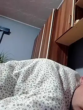 Snapshot of Rolandxxxr chatting on 03-10-25, 02:50 Rolandxxxr online show from 03-10-25, 02:50