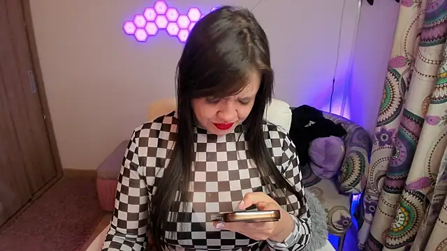 sophia grants online show from 12-05-25, 06:22