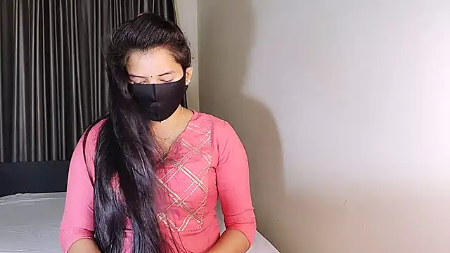 Snapshot of YourLovelyQueen chatting on 02-11-25, 07:54 YourLovelyQueen online show from 02-11-25, 07:54