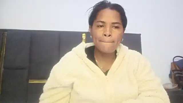Snapshot of aleixane chatting on 06-22-26, 06:27 aleixane online show from 06-22-26, 06:27