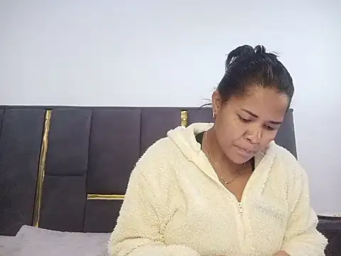 Snapshot of aleixane chatting on 07-18-26, 07:12 aleixane online show from 07-18-26, 07:12