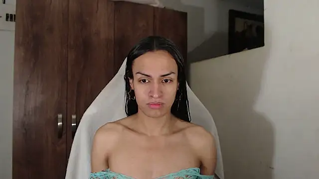 Snapshot of angie_tssex chatting on 09-30-25, 07:41 angie tssex online show from 09-30-25, 07:41