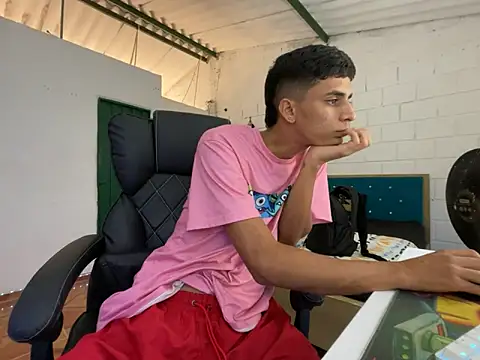 Snapshot of Max_TheHorseDick chatting on 02-27-25, 10:31 Max TheHorseDick online show from 02-27-25, 10:31