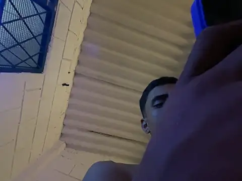 Snapshot of Max_TheHorseDick chatting on 11-12-25, 02:12 Max TheHorseDick online show from 11-12-25, 02:12