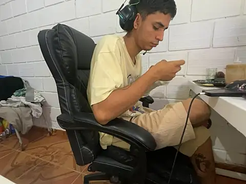 Max TheHorseDick online show from 02-19-26, 09:22