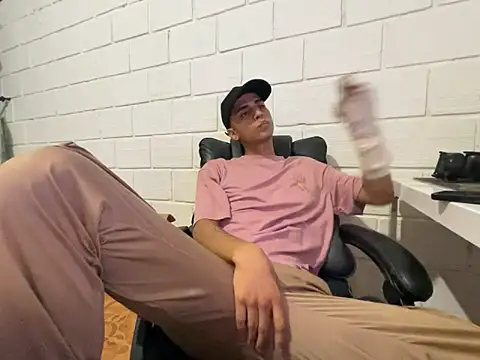 Max TheHorseDick online show from 02-28-26, 04:35